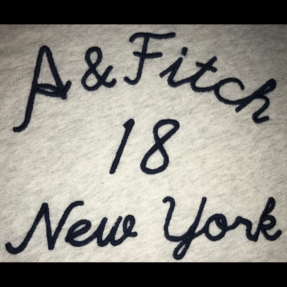 Abercrombie & Fitch sweatshirt. - Picture 3 of 7